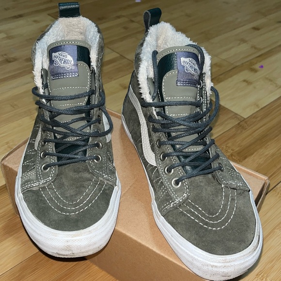 VANS OFF THE WALL HIGH TOP SHOE - Picture 2 of 6